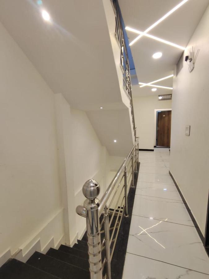 Hotel Chhavi Ujjain Bagian luar foto